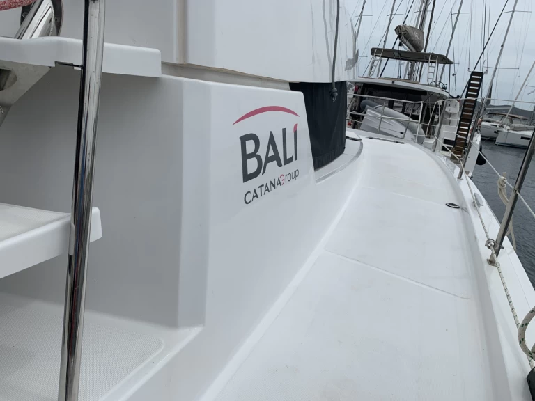 Bali Catamarans Bali 4.1 a louer à Lávrio