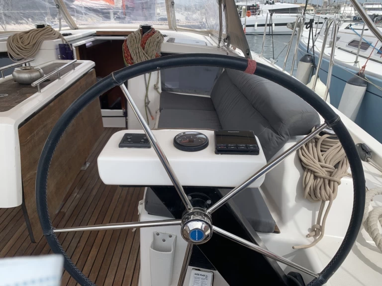 Location bateau Dufour Dufour 390 Grand Large à Lávrio sur Samboat