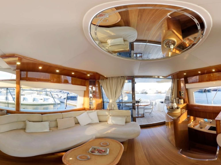 Location Bateau à moteur Azimut avec permis