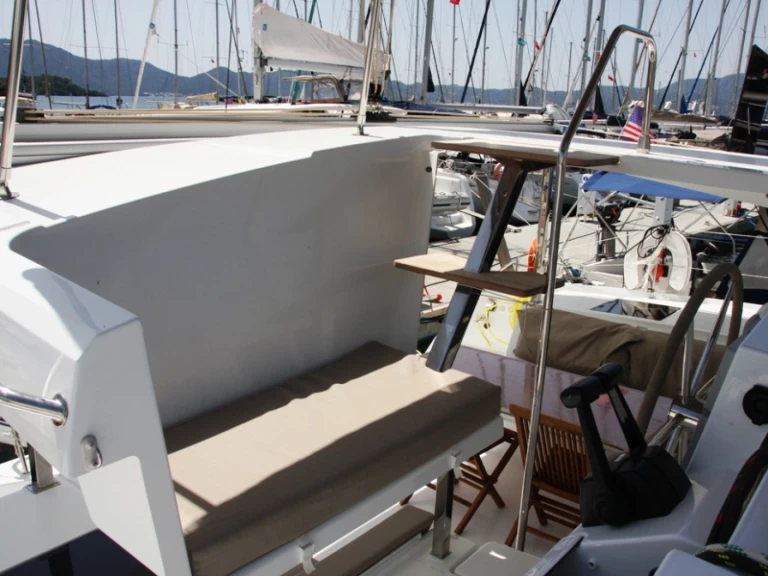 Location bateau Fountaine Pajot Lucia 40 à Marmaris sur Samboat