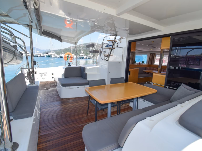 Location bateau Marmaris pas cher Lagoon 42