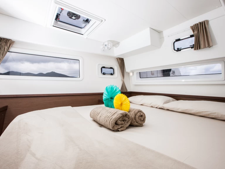 Catamaran à louer à Capo d'Orlando au meilleur prix