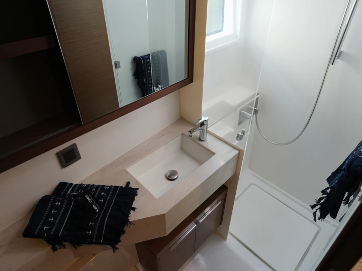 Louez un Lagoon Lagoon 46 à Salerne