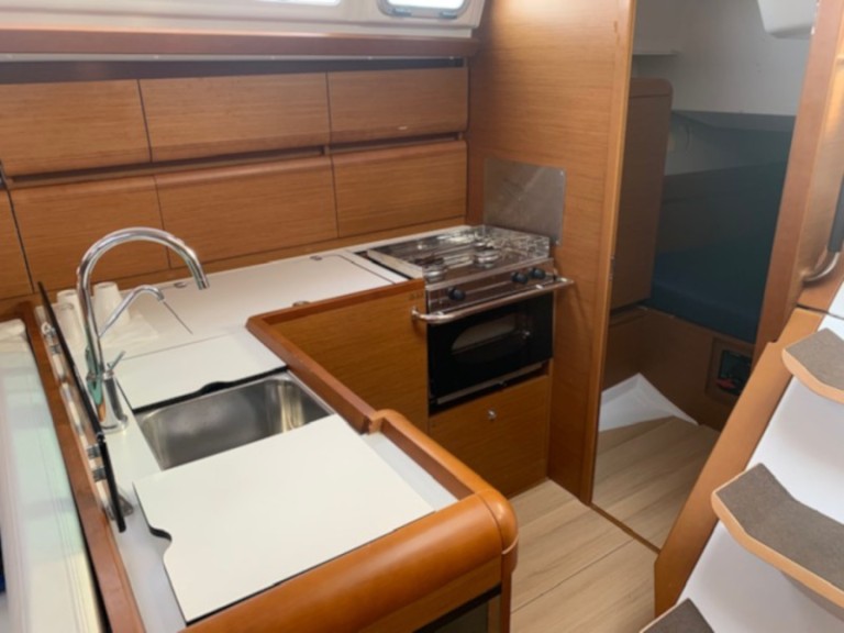 Jeanneau Sun Odyssey 449 a louer à Salerne