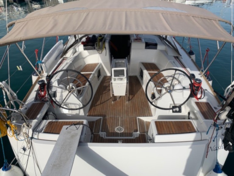 Location à Salerne - Jeanneau Sun Odyssey 449 sur SamBoat
