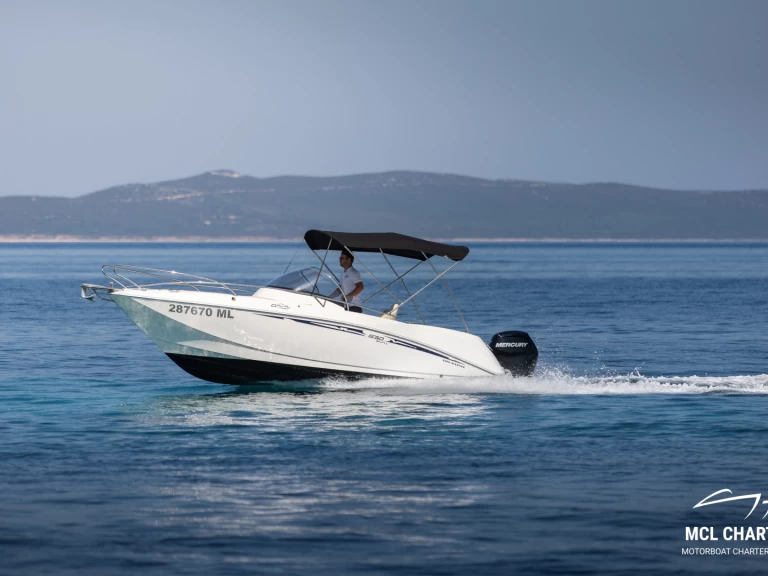 Bateau à moteur à louer à Mali Lošinj au meilleur prix