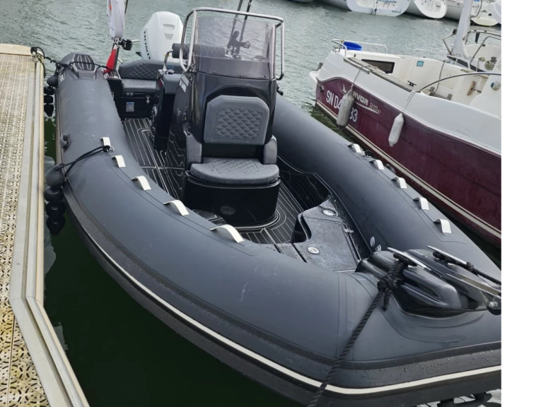 Location bateau 3D Tender Lux 655 à Port de la Turbale sur Samboat