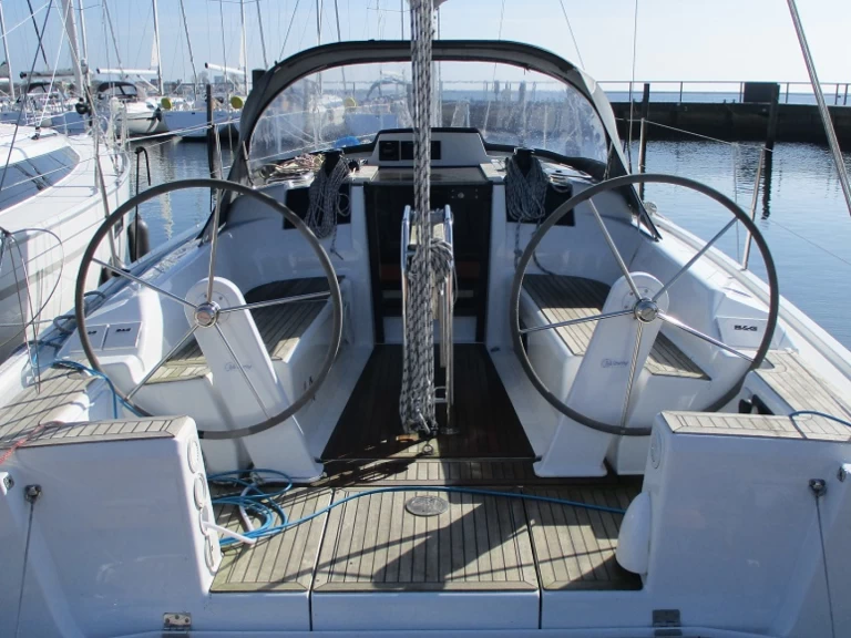 Louez un Hanse Hanse 315 à Altefähr