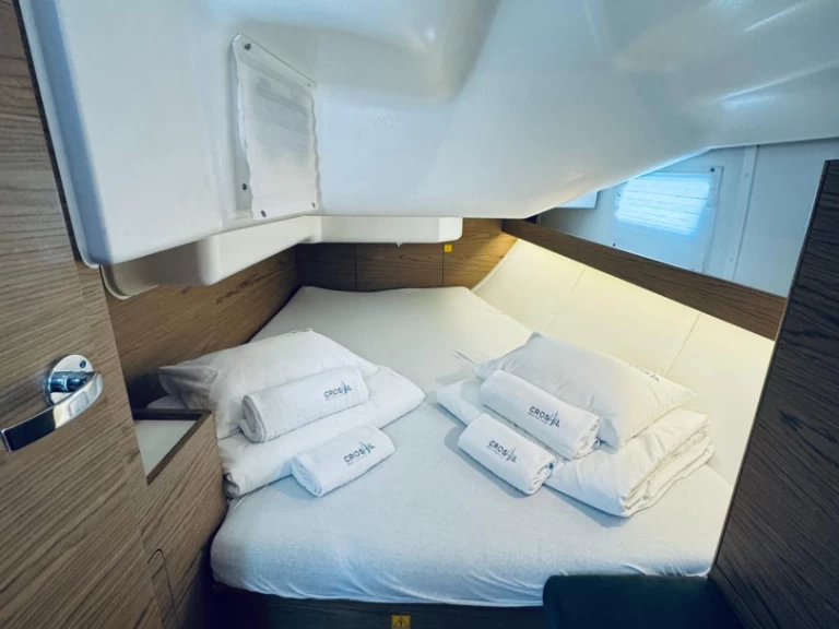 Location bateau Elan Impression 40 à Novi Vinodolski sur Samboat