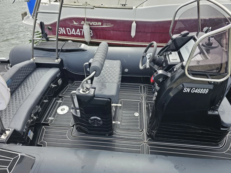 Location Semi-rigide 3D Tender avec permis