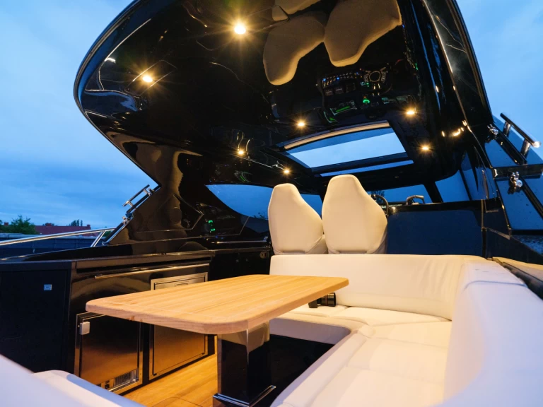 Location Bateau à moteur Focus avec permis