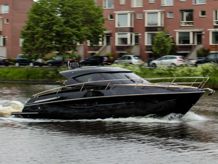 Bateau à moteur à louer à Sukošan au meilleur prix