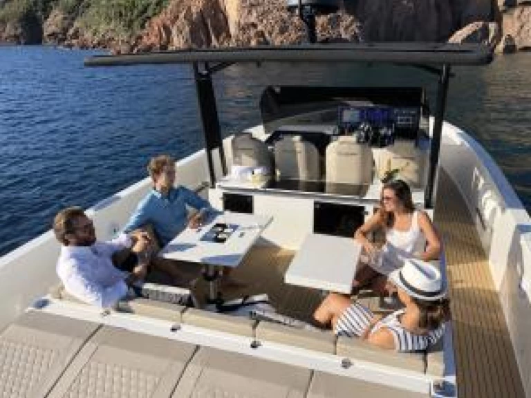 Location bateau De Antonio DE ANTONIO D42 à Paros (Ile) sur Samboat