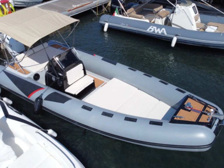 Location bateau  Motorboat 7.50 à Torre Canne sur Samboat