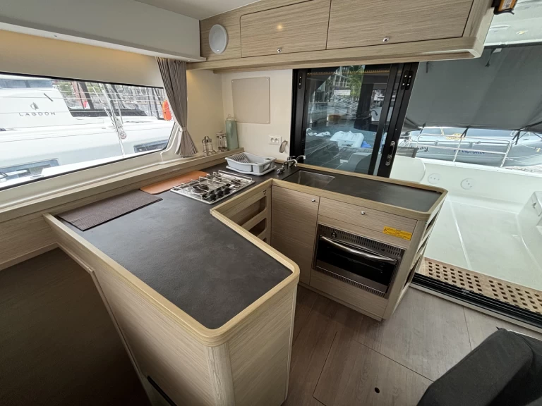 Location bateau Eden Island pas cher Lagoon 42