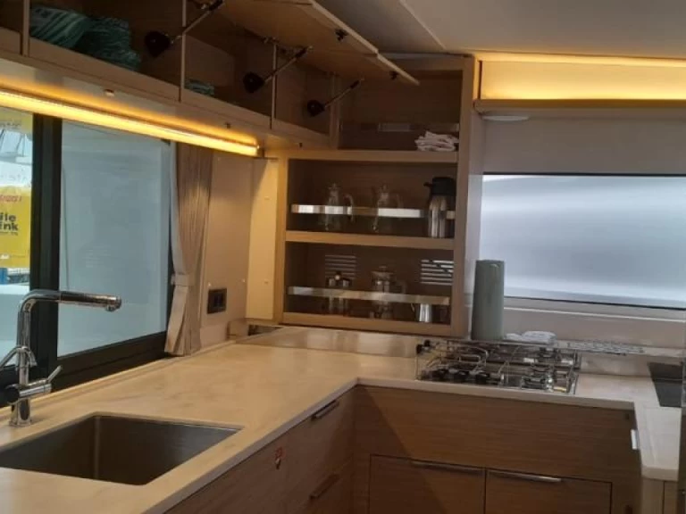 Location bateau Eden Island pas cher Lagoon 46