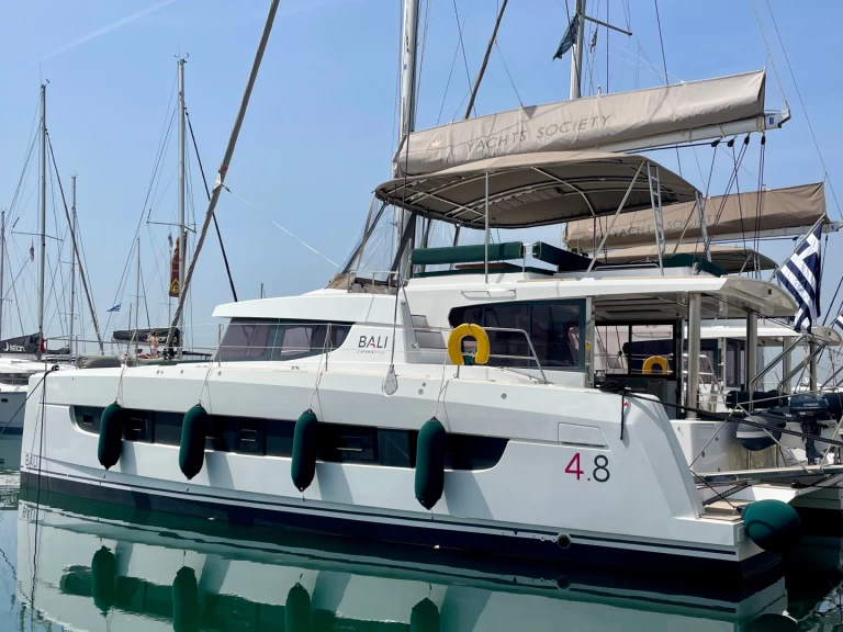 Catamaran à louer à Álimos au meilleur prix