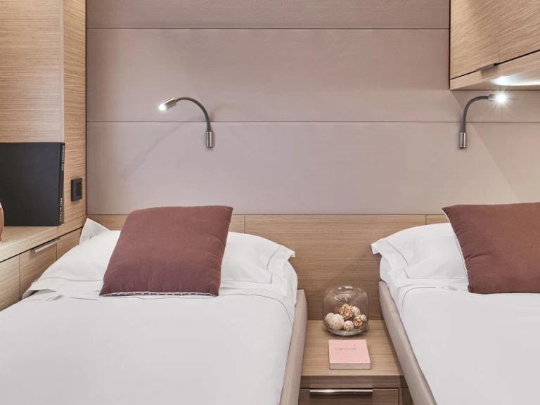 Catamaran à louer à Capo d'Orlando au meilleur prix