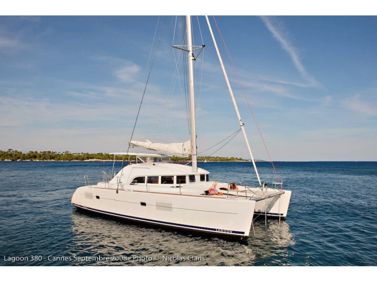 Location Catamaran à Hyères - Lagoon Lagoon 38