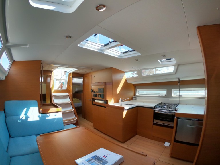 Louez un Jeanneau Sun Odyssey 490 à Sibenik