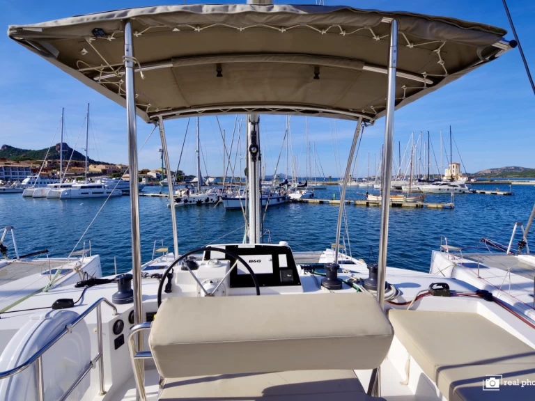 Catamaran à louer à Cannigione au meilleur prix