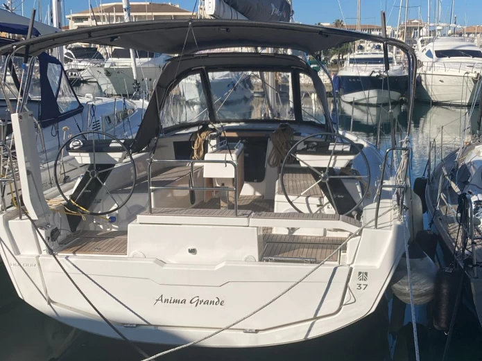 Location à Castellammare di Stabia - Dufour Dufour 37 sur SamBoat