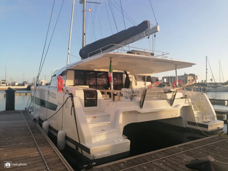 Location Catamaran à Cannigione - Fountaine Pajot Aura 51