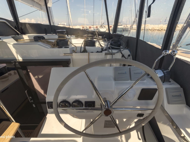 Location bateau Fountaine Pajot Aura 51 à Cannigione sur Samboat