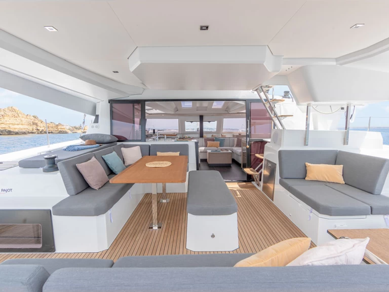 Location Catamaran Fountaine Pajot avec permis