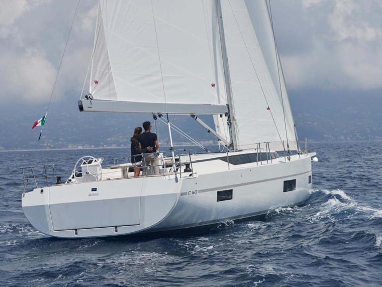 Location bateau Golfo Aranci pas cher Bavaria C50