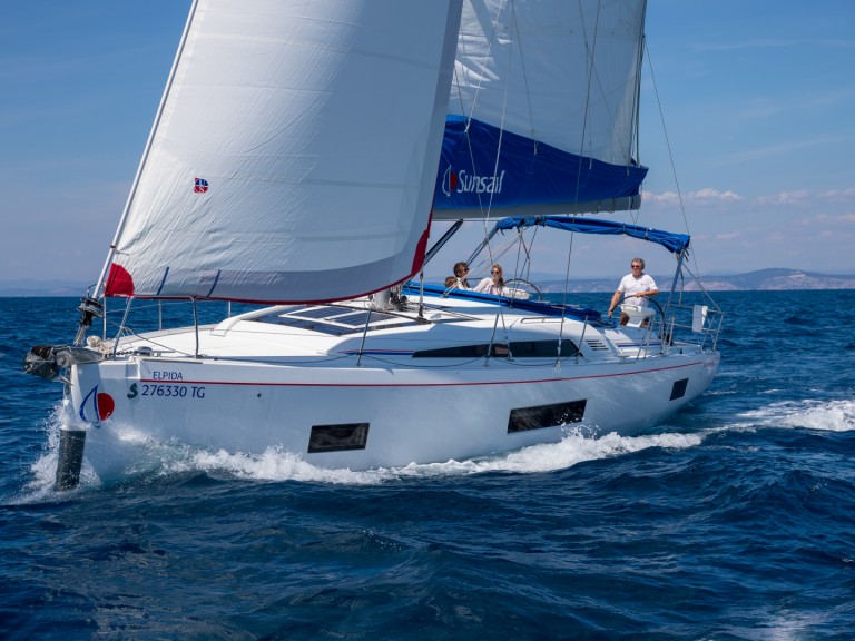 Louez un Bénéteau Oceanis 46.1 à Marina (Ville)