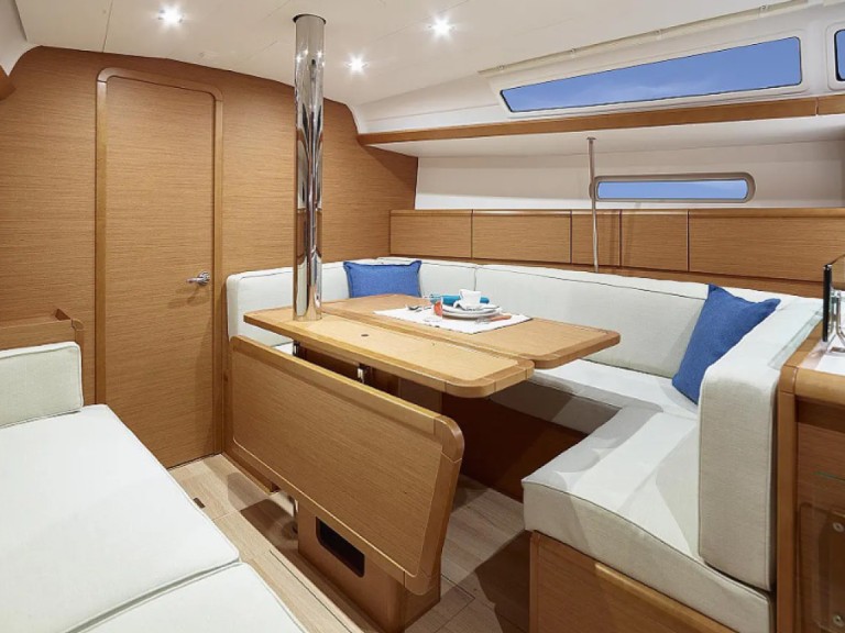 Location bateau Jeanneau Sun Odyssey 389 à Lefkáda sur Samboat