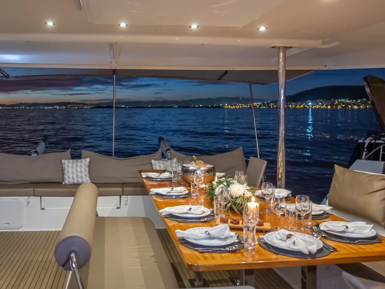 Louer Catamaran avec ou sans skipper Fountaine Pajot à Álimos