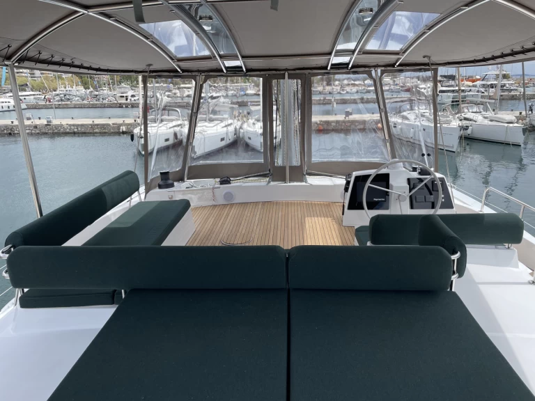 Catamaran à louer à Álimos au meilleur prix