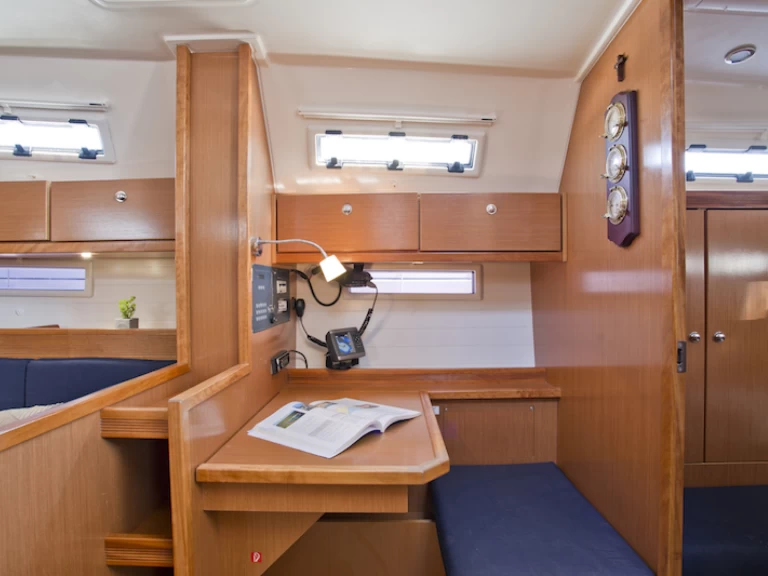 Louez un Bavaria Bavaria 41 Cruiser à Sibenik