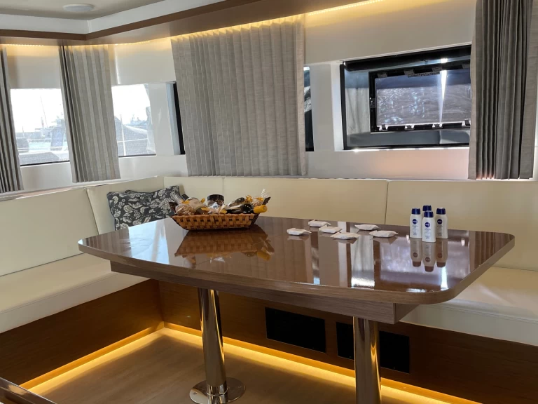 Lagoon Lagoon 50 a louer à Álimos