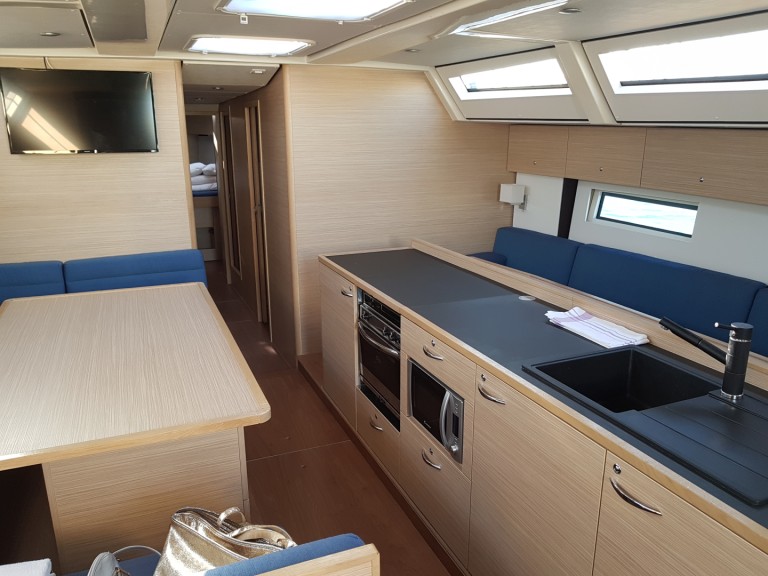 D&D Yacht D&D Kufner 54 (AC+Gen+Solar) a louer à Punat