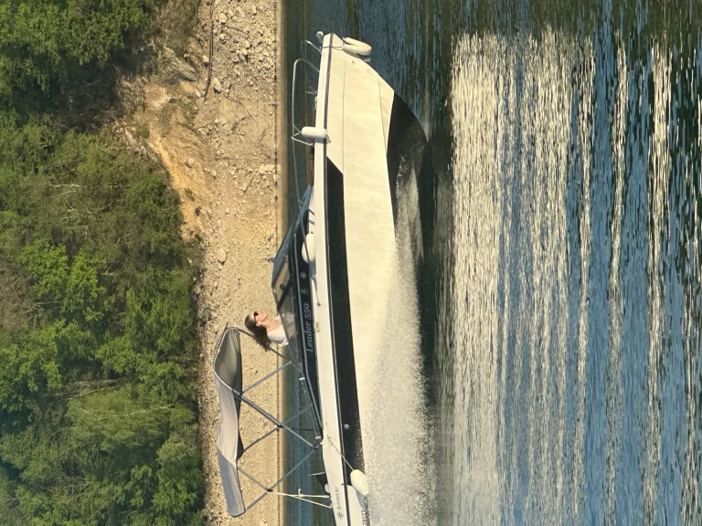 Bateau à moteur à louer à La Tour-du-Meix au meilleur prix
