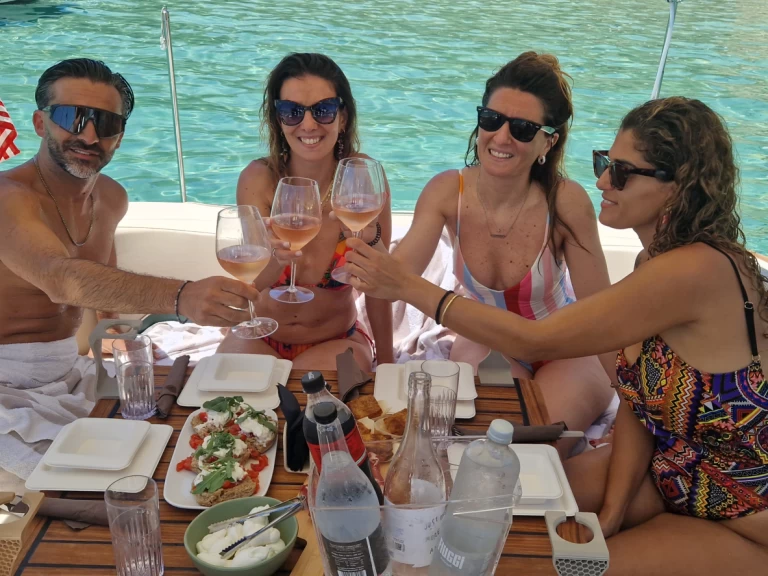 Chris Craft Chris Craft 240 Cuddy Cabin a louer à Otranto