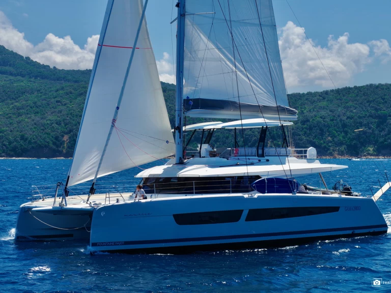 Location Catamaran Fountaine Pajot avec permis