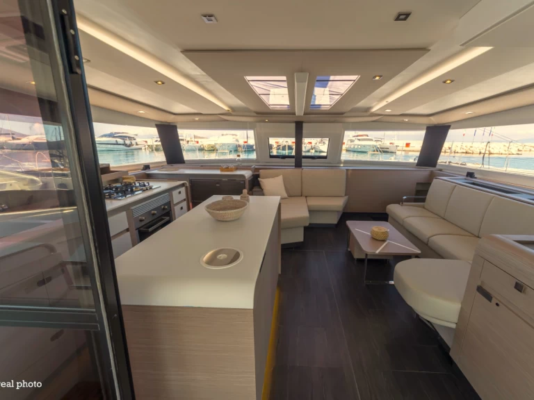 Location Catamaran à Cannigione - Fountaine Pajot Aura 51