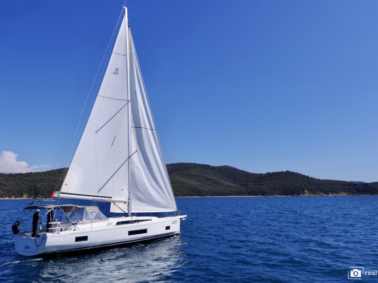 Bénéteau Oceanis 46.1 a louer à Puntone