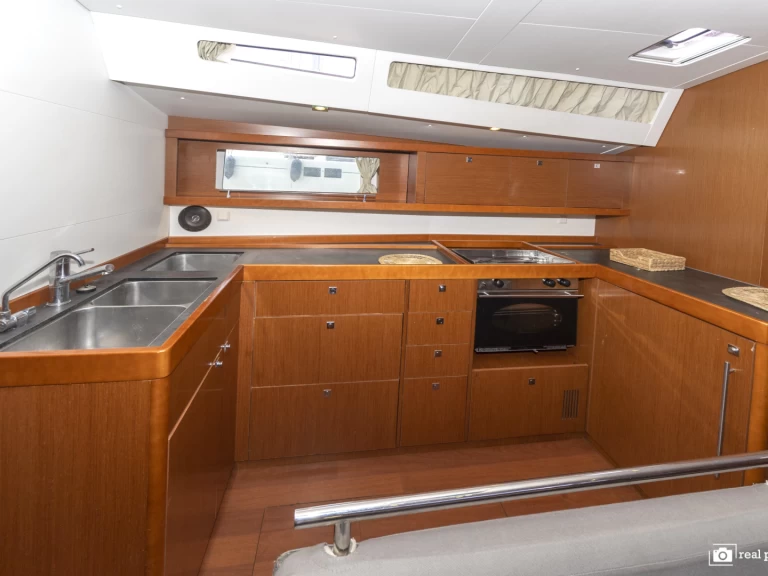 Louez un Bénéteau Oceanis 48 à Puntone