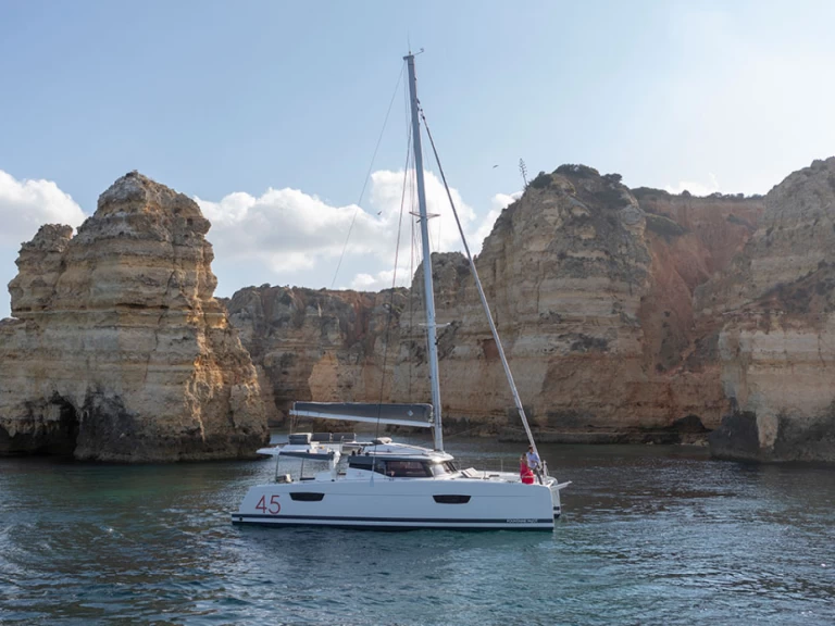 Louer Catamaran avec ou sans skipper Fountaine Pajot à Taranto