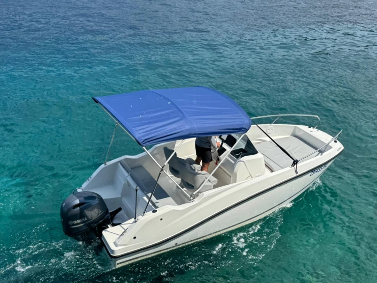 Location à Hvar - Quicksilver Activ 555 Open sur SamBoat