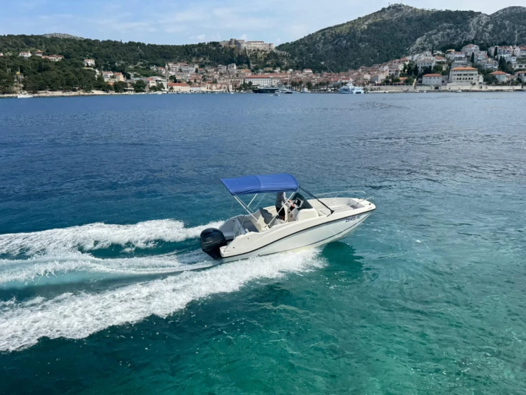 Location Bateau à moteur à Hvar - Quicksilver Activ 555 Open