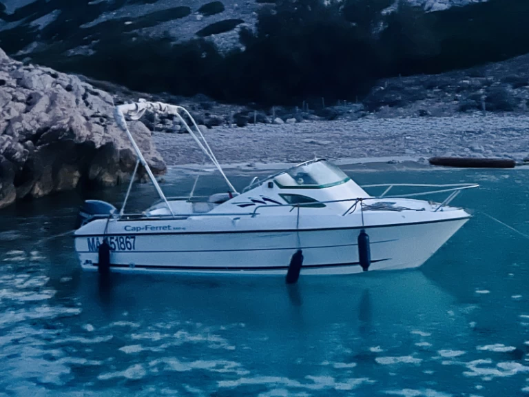 Louez un B2 Marine Cap Ferret 550 à Marseille