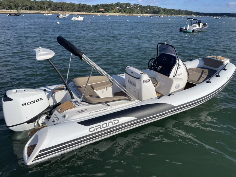 Location Semi-rigide Grand Boats avec permis