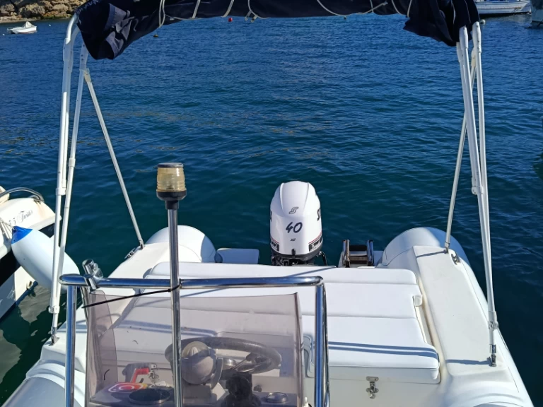 Louer Semi-rigide avec ou sans skipper Altamarea à Trappeto