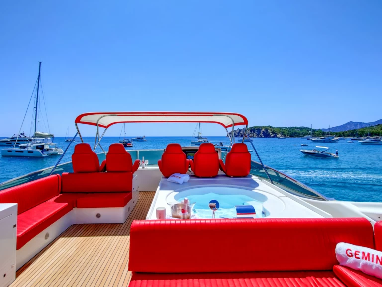 Location bateau GEMINIS Astondoa 82 à Ibiza (Ville) sur Samboat